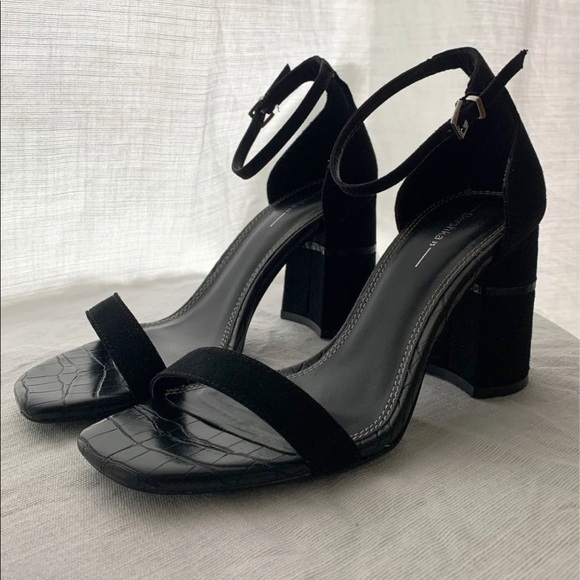 Block Heels - Picture 2 of 11